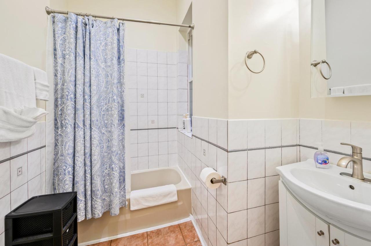 Lincoln Park Gem Apartment Чикаго Екстериор снимка