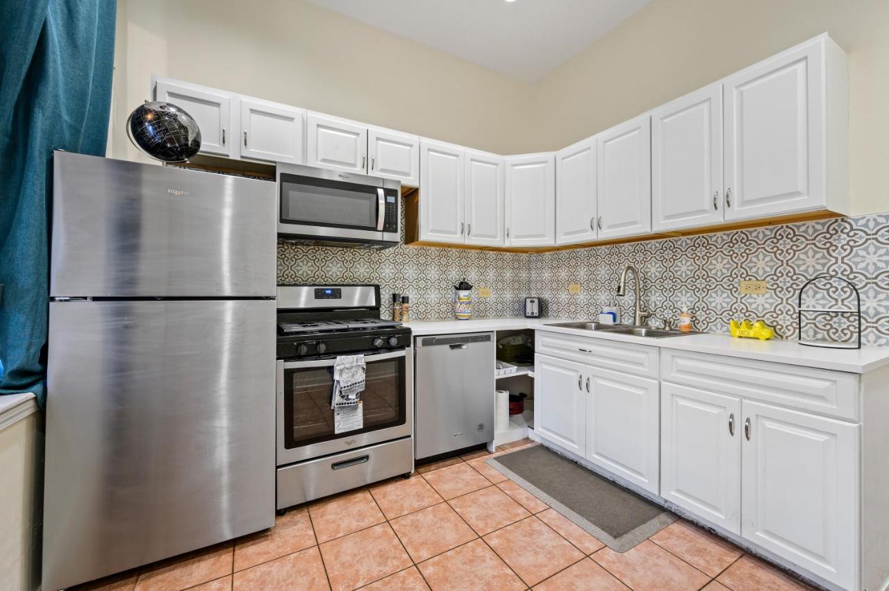 Lincoln Park Gem Apartment Чикаго Екстериор снимка